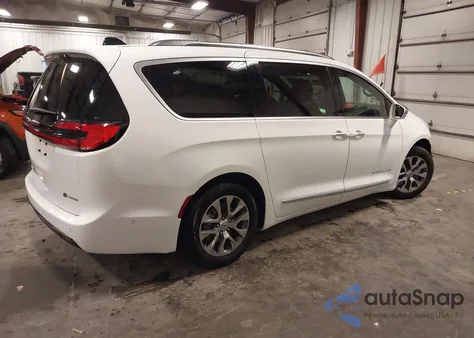 2024 Chrysler Pacifica Hybrid Pinnacle из США, поврежденный, VIN 2C4RC1N72RR109198